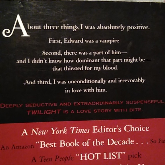 📚Twilight Book 📚 - Picture 3 of 5